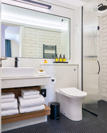 Bathroom 4500px